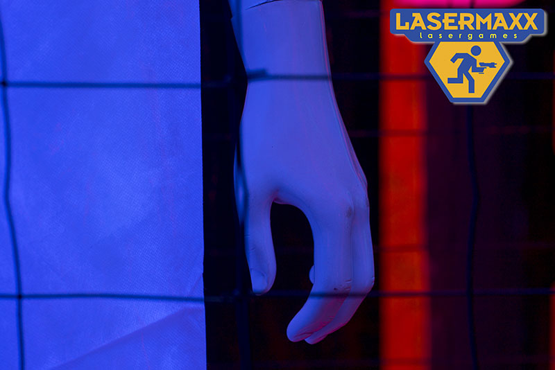 Lasermaxx Riga | lāzerpeintbols, VR spēles, lāzertags, lāzera peintbols telpās, virtuāla realitāte, lasertag Rīga, lāzeru labirints